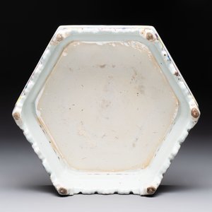 A Chinese famille rose hexagonal stand with antiquities, Yongzheng/Qianlong — photo 8
