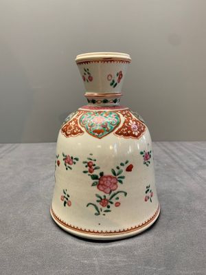 A Chinese famille rose hookah base with floral design for the Islamic market, Qianlong — photo 1