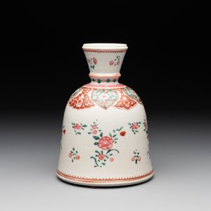 A Chinese famille rose hookah base with floral design for the Islamic market, Qianlong — photo 2