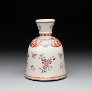 A Chinese famille rose hookah base with floral design for the Islamic market, Qianlong — photo 4