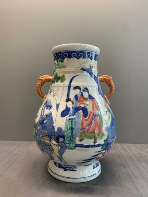 A Chinese famille rose 'hu' vase with figural design, Jiaqing mark, 19/20th C. — photo 1