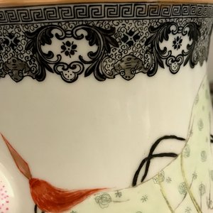 A Chinese famille rose hu vase with warriors on horseback, Qianlong mark, Republic, 20th C. — photo 11