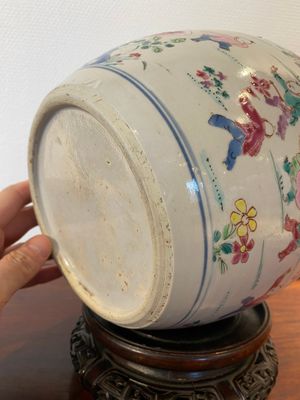A Chinese famille rose 'hundred boys' jar, Yongzheng — 照片 8