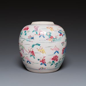 A Chinese famille rose 'hundred boys' jar, Yongzheng — 照片 4