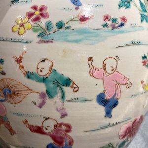 A Chinese famille rose 'hundred boys' jar, Yongzheng — 照片 16