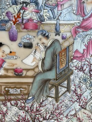 A Chinese famille rose 'hundred boys' plaque, Qianlong mark, 20th C. — foto 3