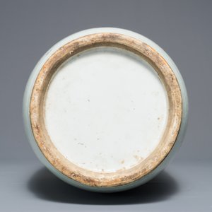 A Chinese famille rose 'Immortals' vase, 19/20th C. — 照片 5