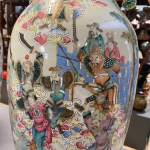 A Chinese famille rose 'immortals' vase, 19th C. — photo 16