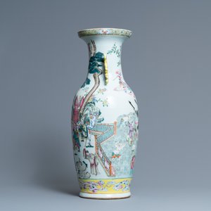 A Chinese famille rose 'immortals' vase, 19th C. — photo 2