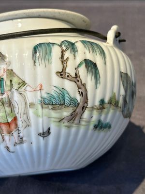 A Chinese famille rose ink set and a teapot, Tongzhi mark, 19th C. — photo 21