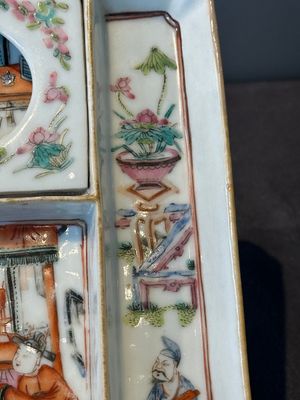 A Chinese famille rose ink set and a teapot, Tongzhi mark, 19th C. — photo 7