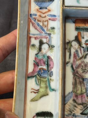 A Chinese famille rose ink set and a teapot, Tongzhi mark, 19th C. — photo 8