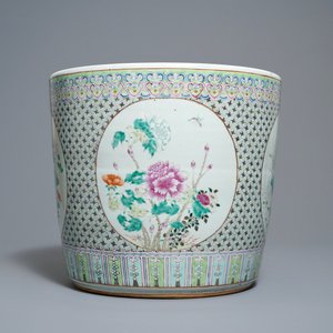 A Chinese famille rose jardinière, 19th C. — 照片 3