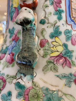 A Chinese famille rose jardinière and a vase, 19th C. — photo 4