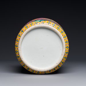 A Chinese famille rose jardiniere for the Straits or Peranakan market, 19th C. — 照片 4