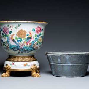 A Chinese famille rose jardinière on ormolu bronze and porcelain stand, Qianlong — 照片 6