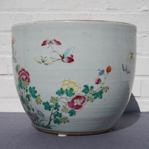 A Chinese famille rose jardinière with birds among flowers, 19th C. — 照片 10