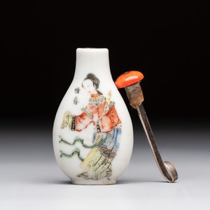 A Chinese famille rose 'Jin Ling Shi Er Chai 金陵十二釵' snuff bottle, 19th C. — foto 5