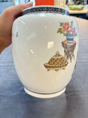 A Chinese famille rose 'Jing Zhao Hua Mei 京兆畫眉' eggshell lantern on stand, dated 1979 — 照片 12