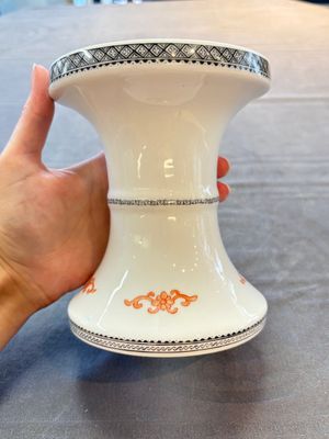 A Chinese famille rose 'Jing Zhao Hua Mei 京兆畫眉' eggshell lantern on stand, dated 1979 — 照片 3
