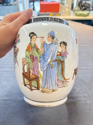 A Chinese famille rose 'Jing Zhao Hua Mei 京兆畫眉' eggshell lantern on stand, dated 1979 — 照片 9