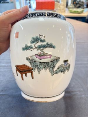 A Chinese famille rose 'Jing Zhao Hua Mei 京兆畫眉' eggshell lantern on stand, dated 1979 — 照片 10