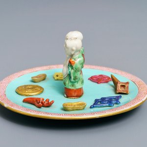 A Chinese famille rose joss stick holder, Jiaqing mark and probably of the period — photo 4