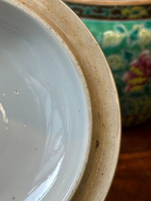 A Chinese famille rose 'kamcheng' bowl and cover for the Straits or Peranakan market, 19th C. — photo 8