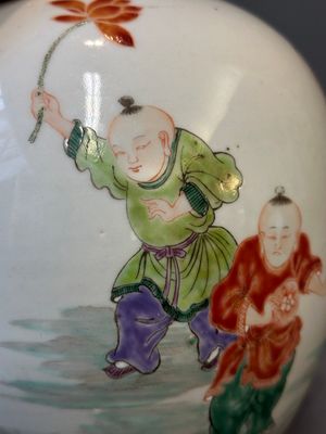 A Chinese famille rose 'ladies and boys' jar, Yongzheng/Qianlong — photo 15
