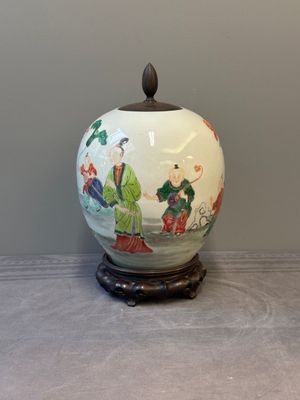 A Chinese famille rose 'ladies and boys' jar, Yongzheng/Qianlong — photo 5