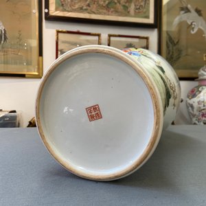 A Chinese famille rose 'ladies and immortals' vase, Qianlong mark, Republic — photo 9