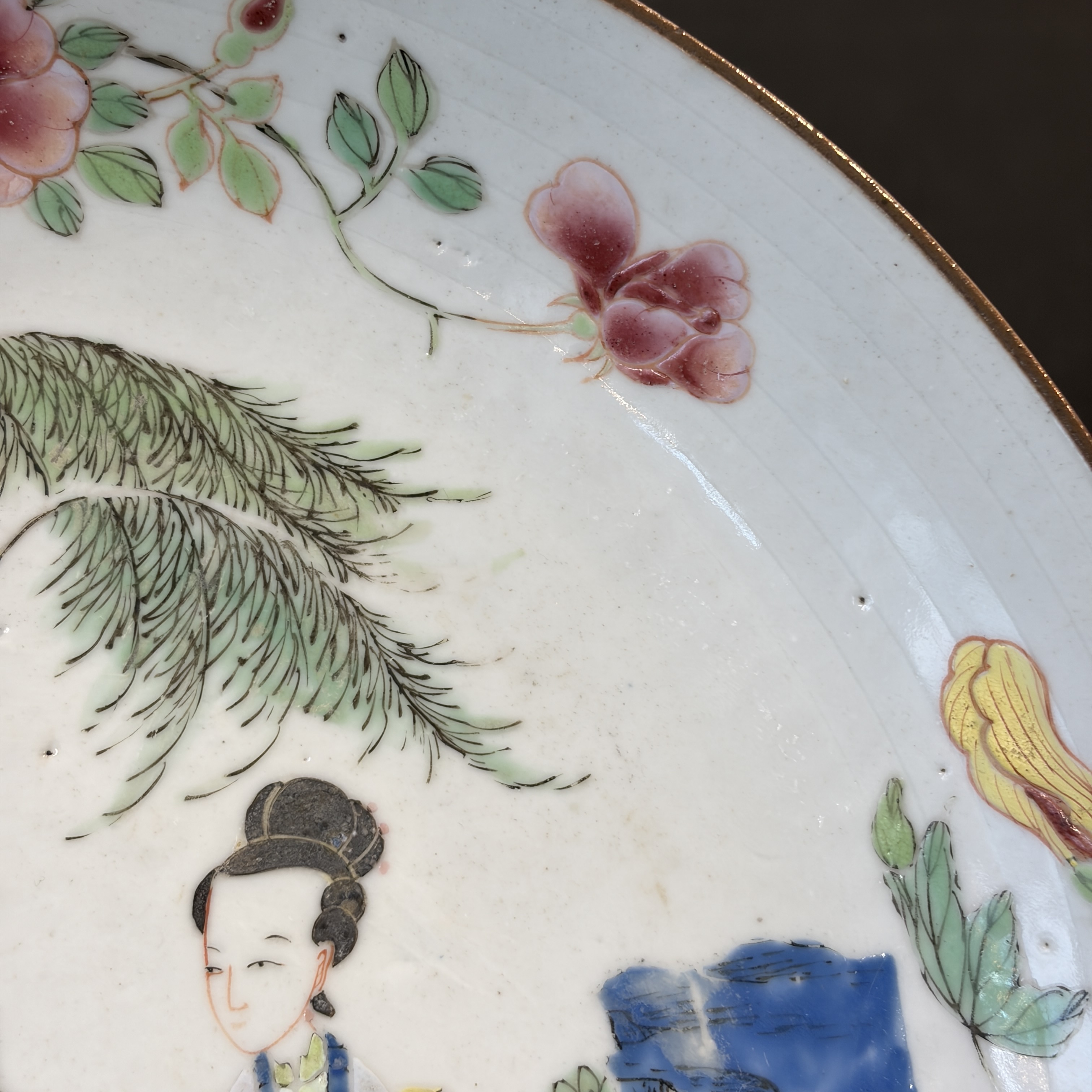 A Chinese famille rose 'Ladies in a Garden' plate — photo 3