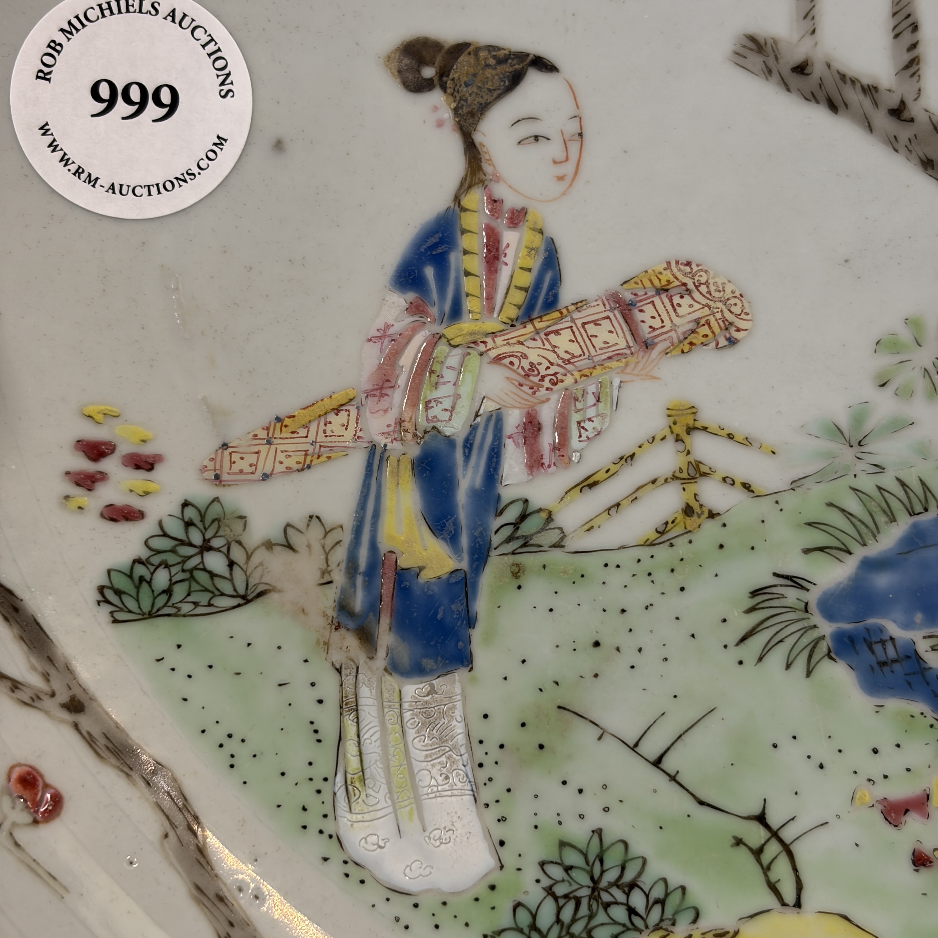 A Chinese famille rose 'Ladies in a Garden' plate — photo 5