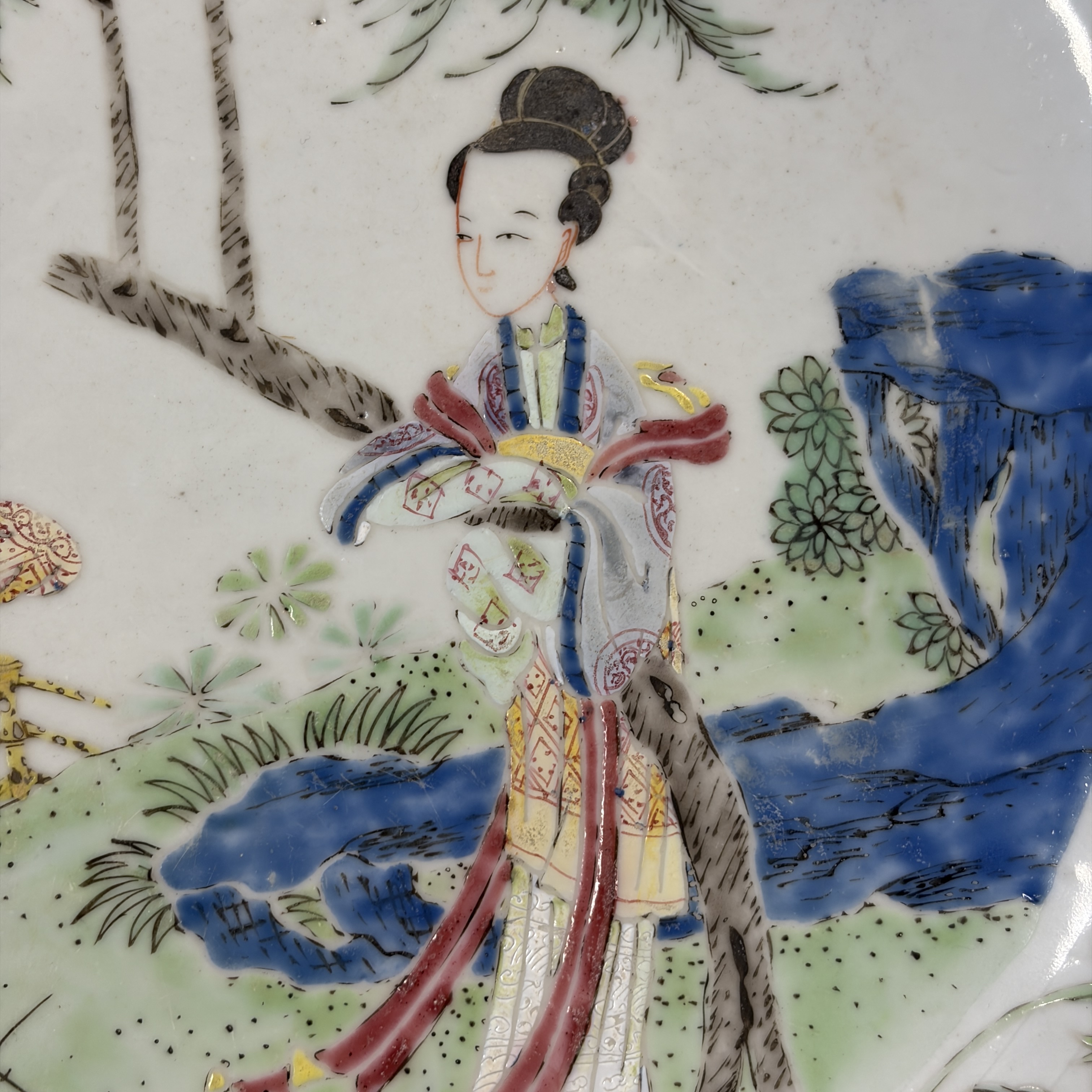 A Chinese famille rose 'Ladies in a Garden' plate — photo 6