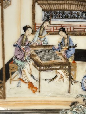A Chinese famille rose 'Ladies Playing Go' saucer, Yongzheng — photo 3
