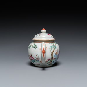 A Chinese famille rose 'lady and child' teapot and cover, 18th C. — 照片 5