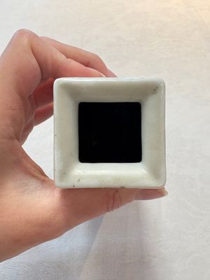 A Chinese famille rose 'landscape and calligraphy' square vase, Shen De Tang Zhi 慎德堂製 mark, Republic — photo 5