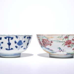 A Chinese famille rose landscape bowl, Yongzheng, and a blue and white bowl, Kangxi — photo 4