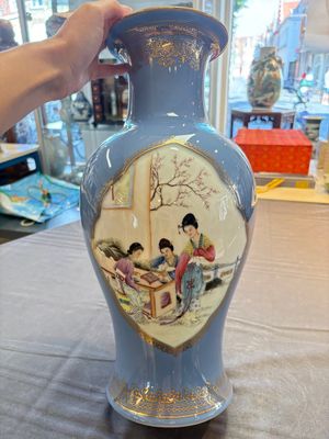 A Chinese famille rose lavender-blue-ground vase, Qianlong mark, Republic — photo 3