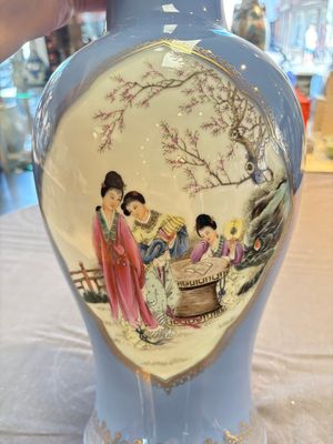 A Chinese famille rose lavender-blue-ground vase, Qianlong mark, Republic — photo 6