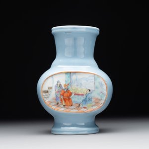 A Chinese famille rose lavender-ground vase with narrative design, Yongzheng mark, Republic — 照片 2