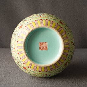 A Chinese famille rose lime green-ground vase, Qianlong mark, Republic — photo 15