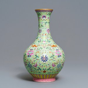 A Chinese famille rose lime green-ground vase, Qianlong mark, Republic — photo 5