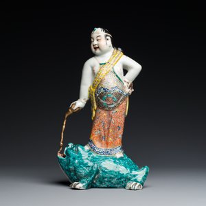A Chinese famille rose 'Liu Hai on the toad' sculpture, signed Huang Yuanxiang 黃源項, 19th C. — 照片 2