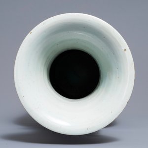A Chinese famille rose 'Liu Hai' vase, 19/20th C. — 照片 5