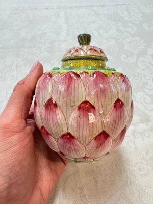 A Chinese famille rose 'Lotus Bud' tea caddy and cover, Qianlong mark, 19th C. — photo 3