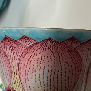 A Chinese famille rose 'lotus' cup and saucer with applied design, Yongzheng — 照片 11