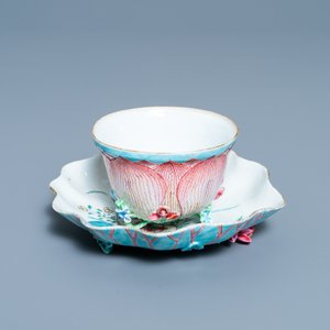 A Chinese famille rose 'lotus' cup and saucer with applied design, Yongzheng — 照片 10
