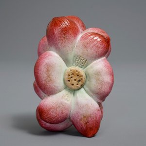 A Chinese famille rose lotus flower-shaped incense holder, 20th C. — 照片 7