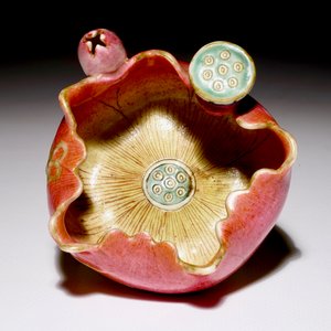 A Chinese famille rose lotus-shaped brushwasher, Yongzheng — photo 5